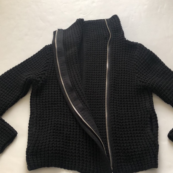 GAP turtleneck Sweater (women’s) - Picture 5 of 9